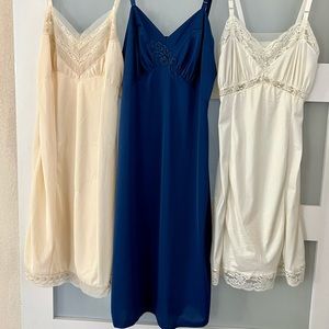 ❤️ Set of 3 Vintage Nightgowns / Slip